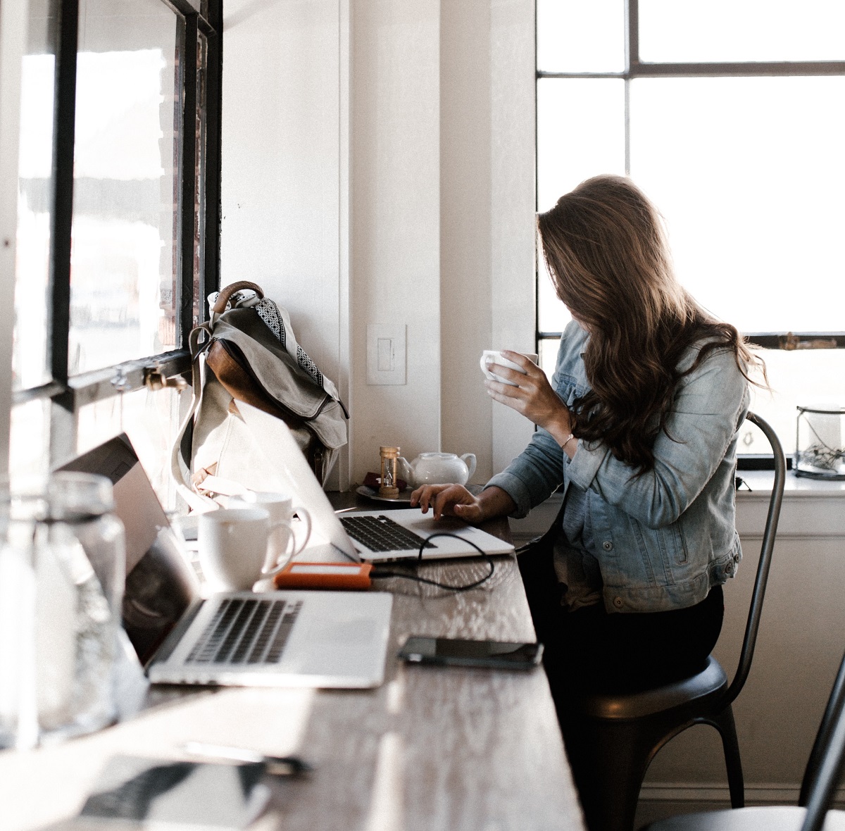 Thuiswerken: zo richt jij een sfeervolle werkplek in